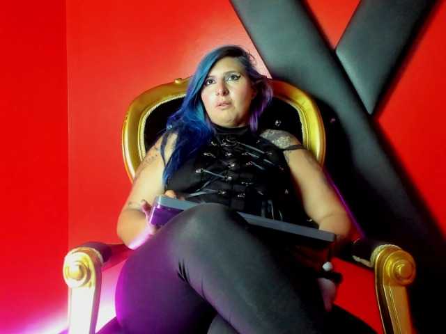 Freyjaxx live cam on BongaCams