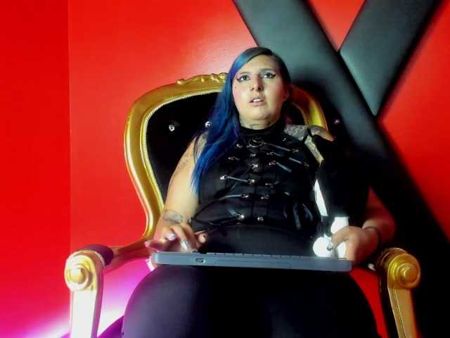Freyjaxx live cam on BongaCams
