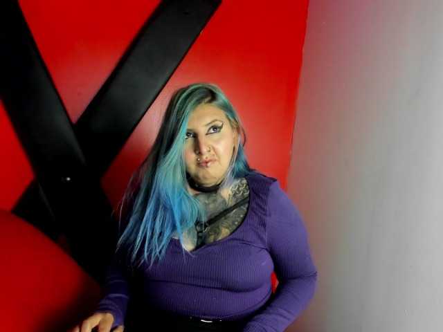 Freyjaxx live cam on BongaCams