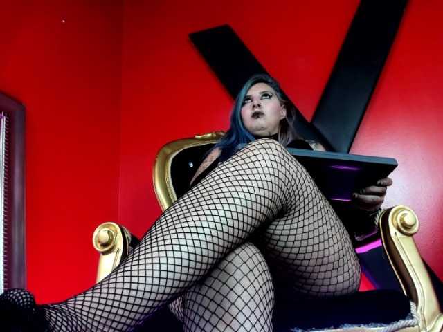 Freyjaxx live cam on BongaCams