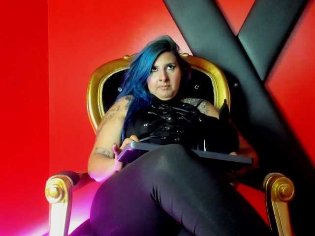 Freyjaxx live cam on BongaCams