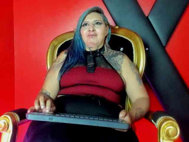 Model: Freyjaxx
