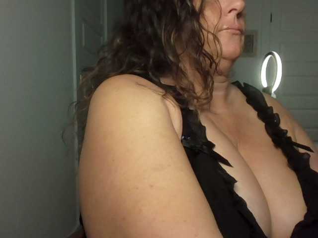 VestaVetiver live cam on BongaCams