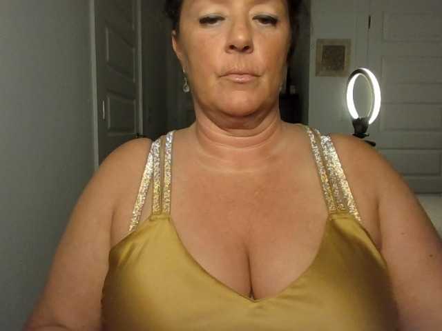 VestaVetiver live cam on BongaCams