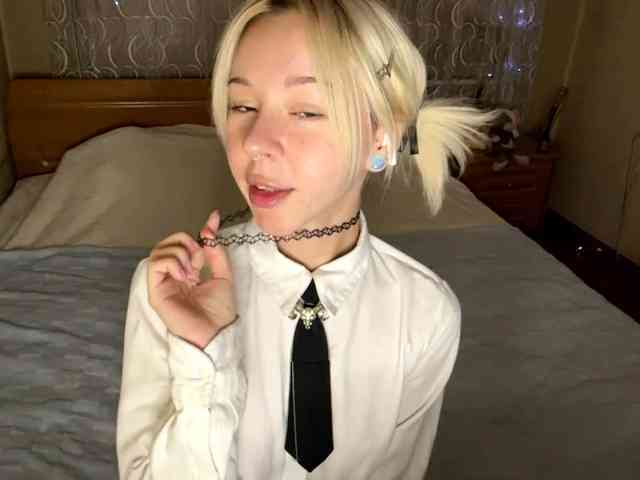 Model: AlishiaThorstad