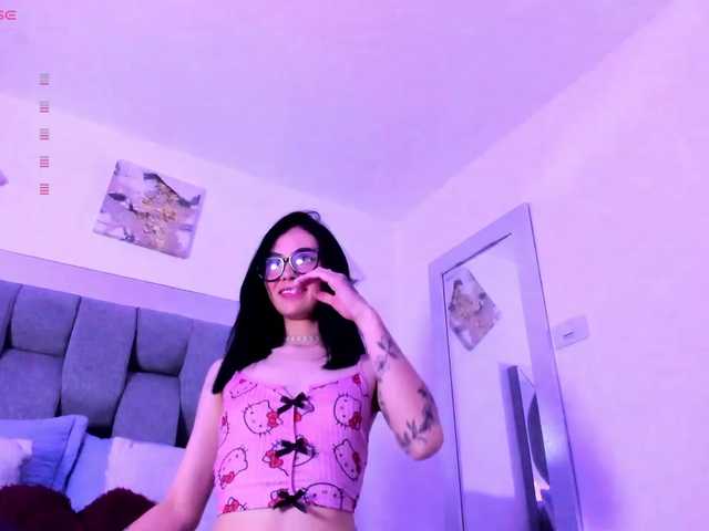 Emilylopez live cam on BongaCams