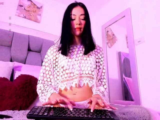 Emilylopez live cam on BongaCams