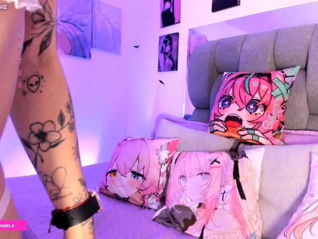 Emilylopez live cam on BongaCams