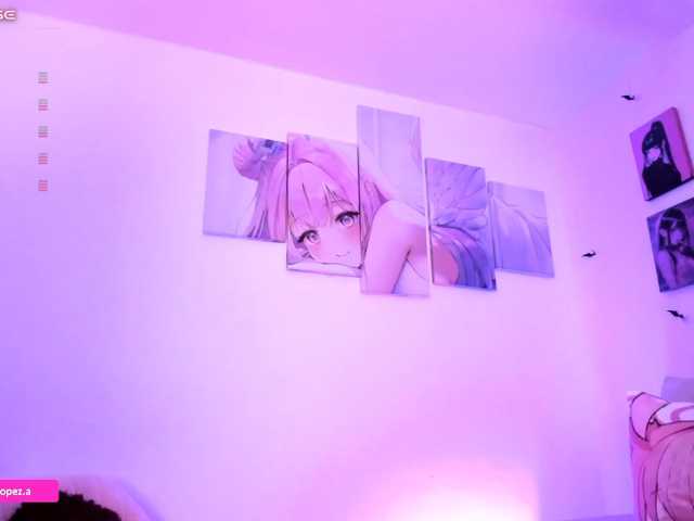Emilylopez live cam on BongaCams