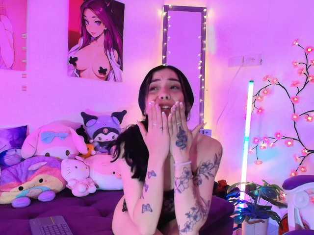 Emilylopez live cam on BongaCams