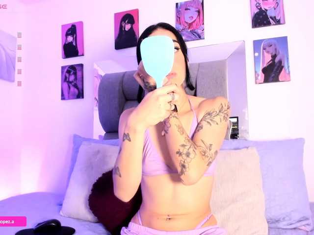 Emilylopez live cam on BongaCams