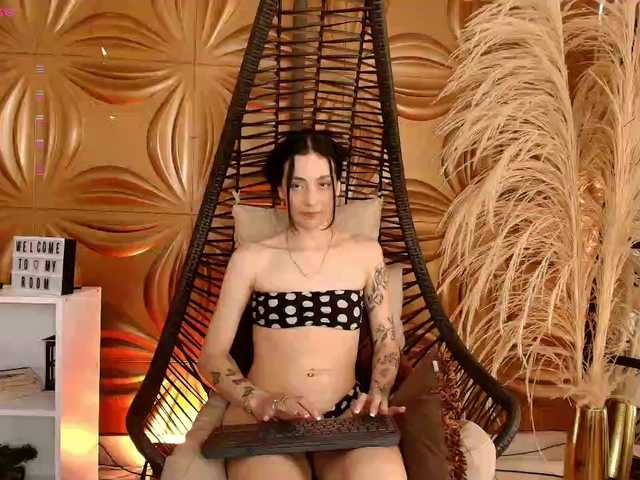 Emilylopez live cam on BongaCams