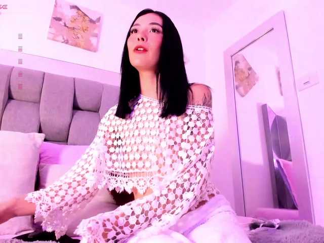 Emilylopez live cam on BongaCams