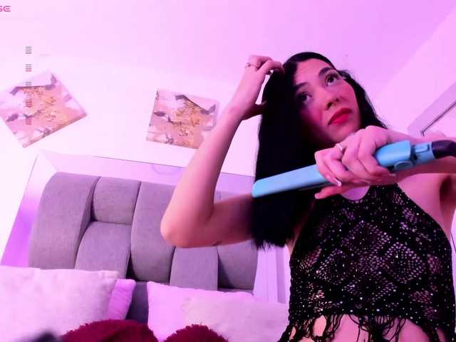 Emilylopez live cam on BongaCams