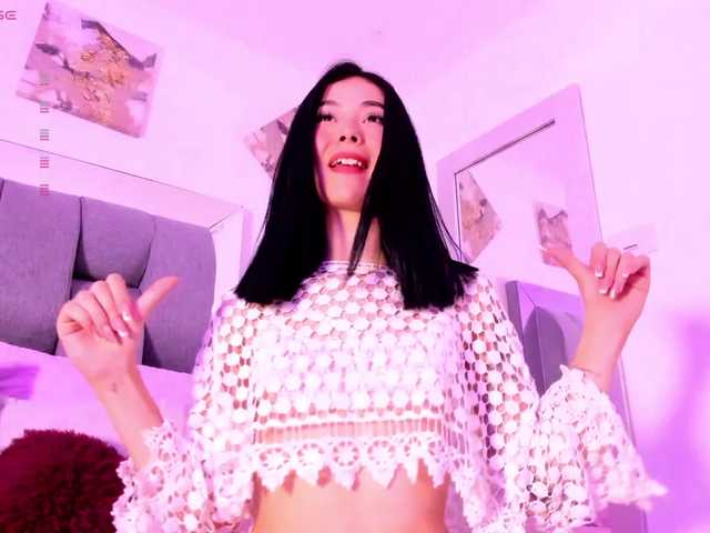 Emilylopez live cam on BongaCams