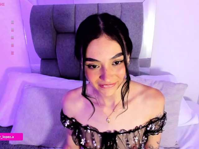 Emilylopez live cam on BongaCams