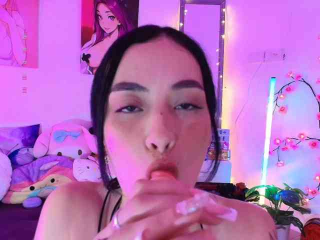 emilylopez's live room