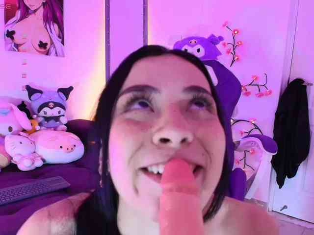 emilylopez's live room