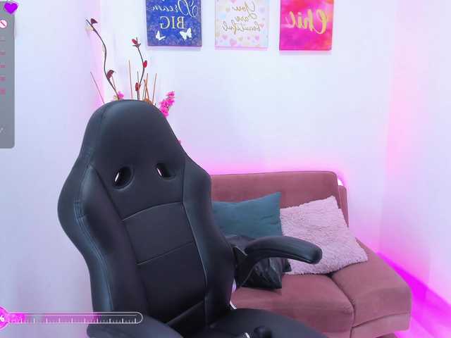 laiacollins live cam on BongaCams