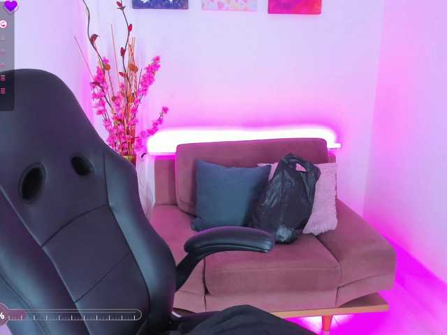 laiacollins live cam on BongaCams
