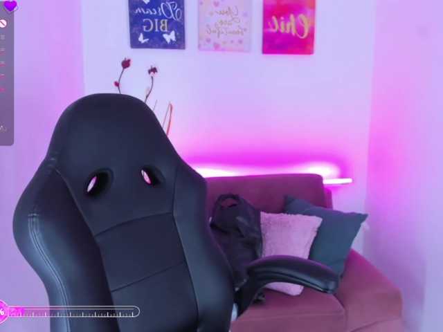 laiacollins live cam on BongaCams