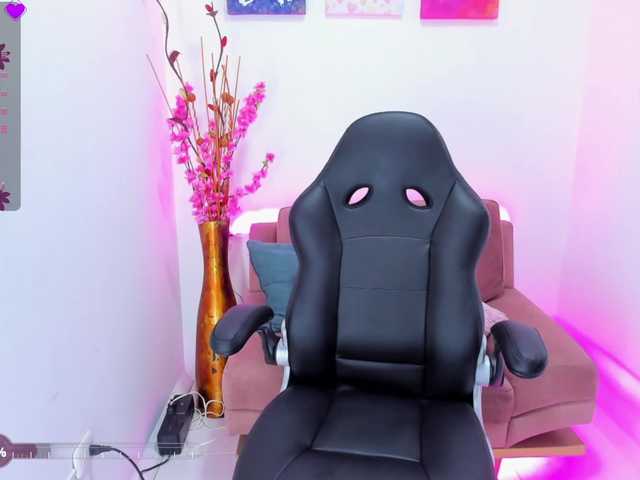 laiacollins live cam on BongaCams