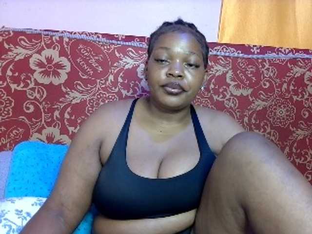TrixieLana live cam on BongaCams
