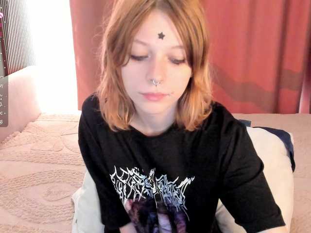 misscrystall live cam on BongaCams