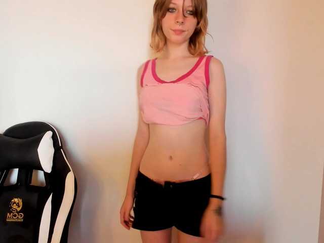 misscrystall live cam on BongaCams