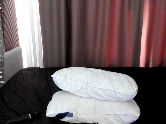 misscrystall live cam on BongaCams