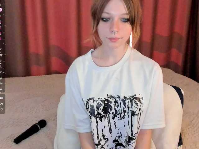 misscrystall live cam on BongaCams