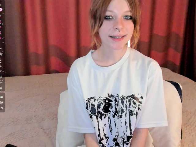misscrystall live cam on BongaCams