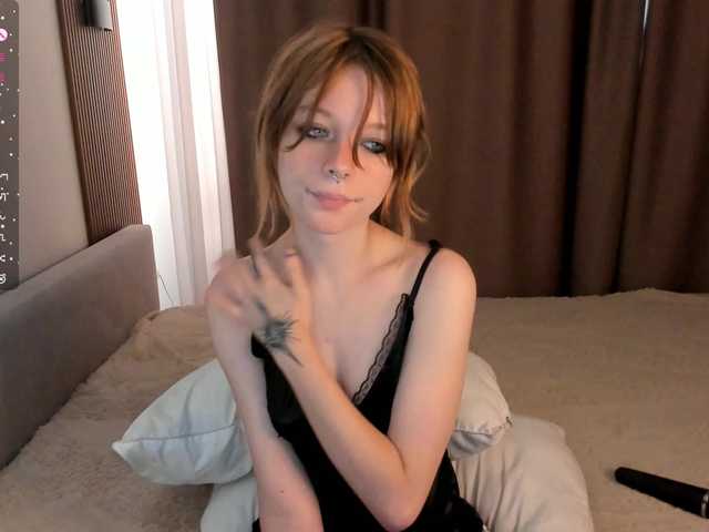 misscrystall live cam on BongaCams