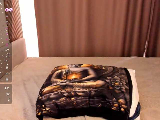 misscrystall live cam on BongaCams