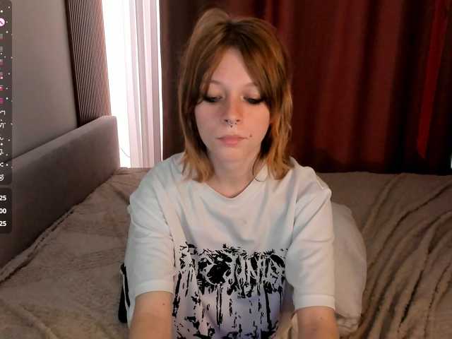 misscrystall live cam on BongaCams
