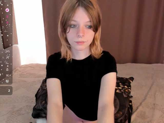 misscrystall live cam on BongaCams