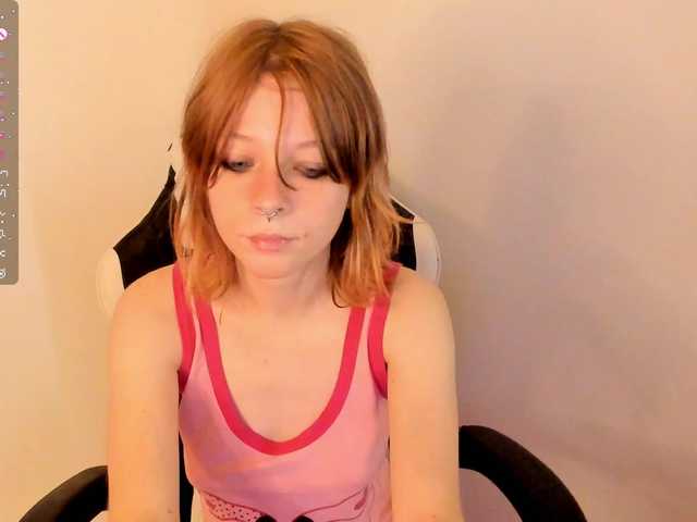 misscrystall live cam on BongaCams