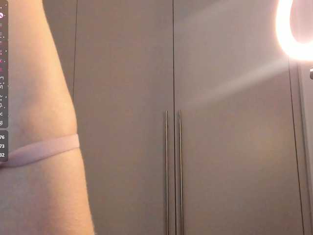 misscrystall live cam on BongaCams