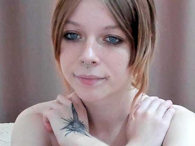 misscrystall live cam on BongaCams