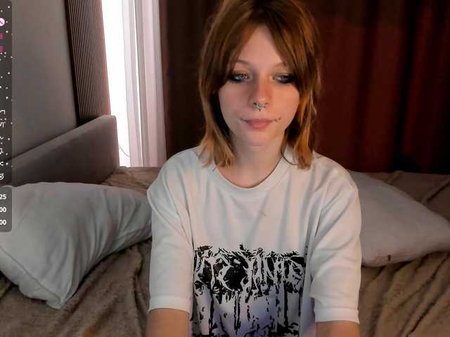 misscrystall live cam on BongaCams