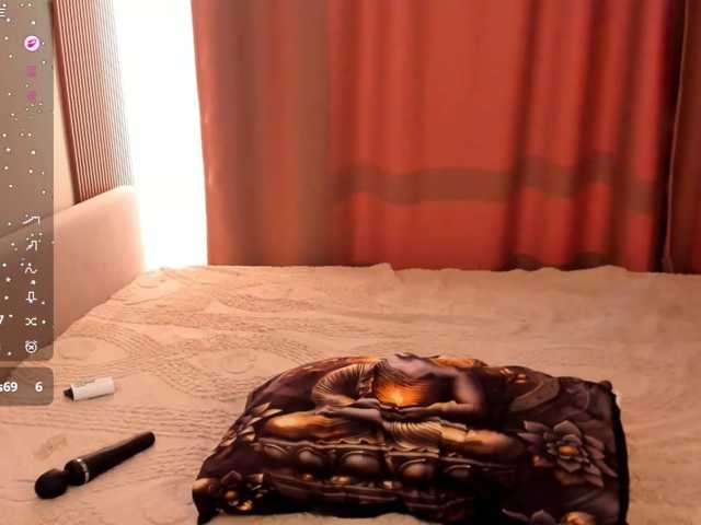 misscrystall live cam on BongaCams