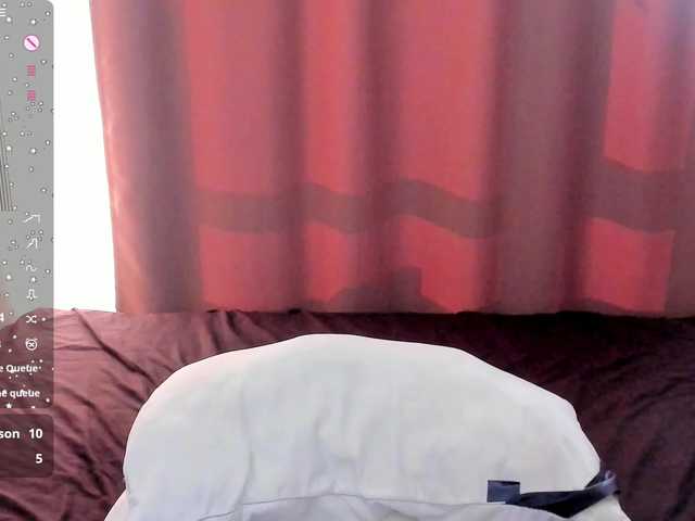 misscrystall live cam on BongaCams