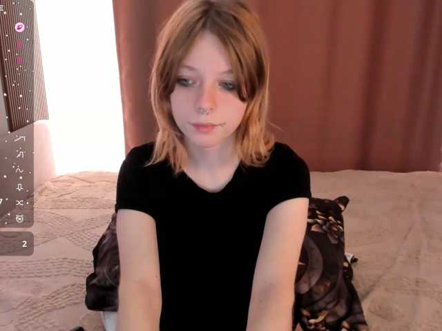 misscrystall live cam on BongaCams