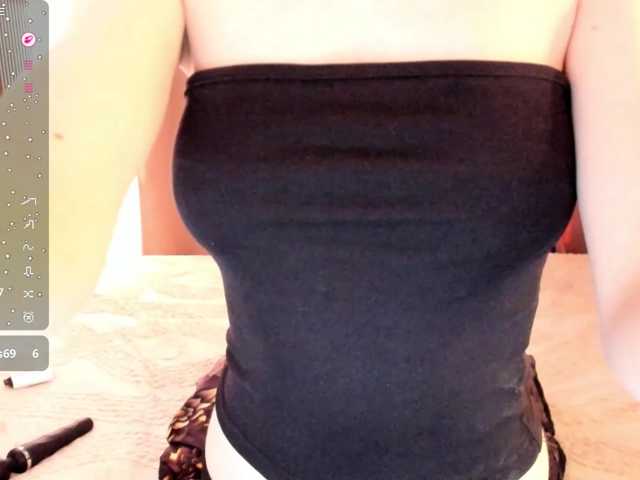 misscrystall live cam on BongaCams