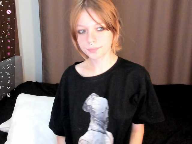 misscrystall live cam on BongaCams