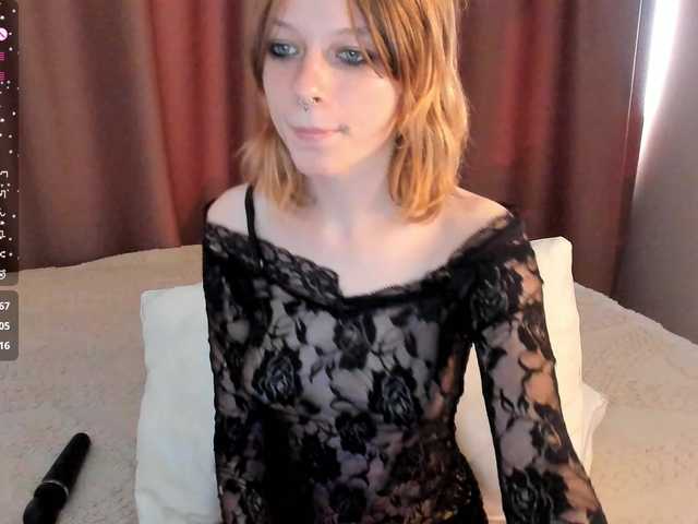 misscrystall live cam on BongaCams