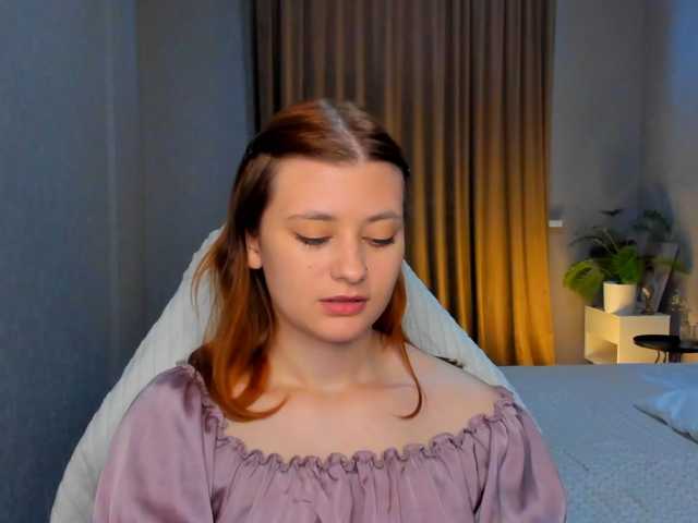 Velvet-Flame live cam preview