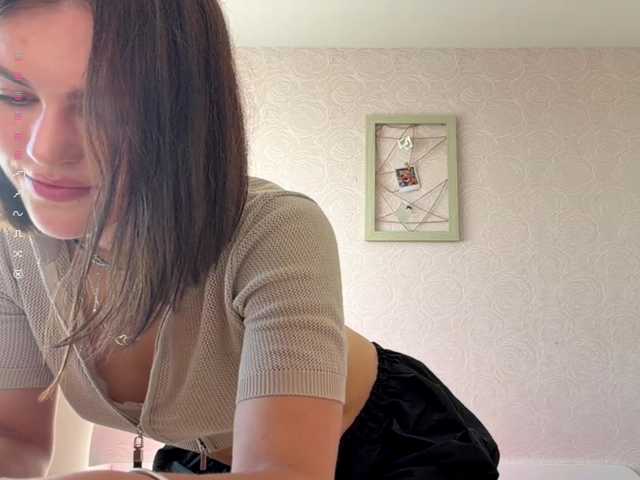 IsisYarrell, en vivo ahora en BongaCams