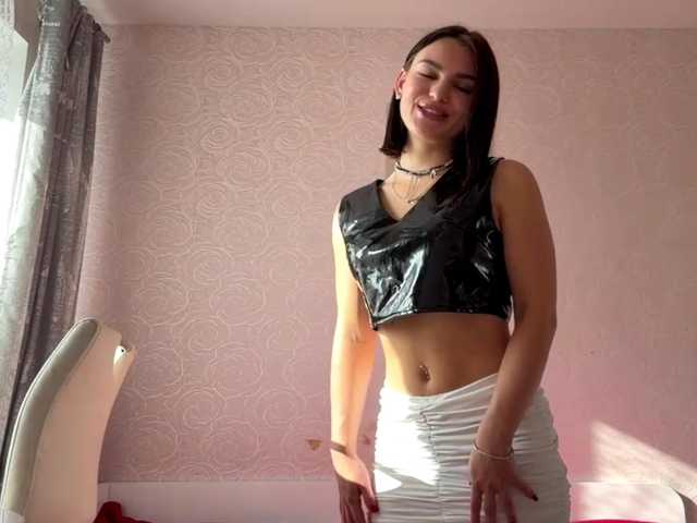 IsisYarrell live cam preview