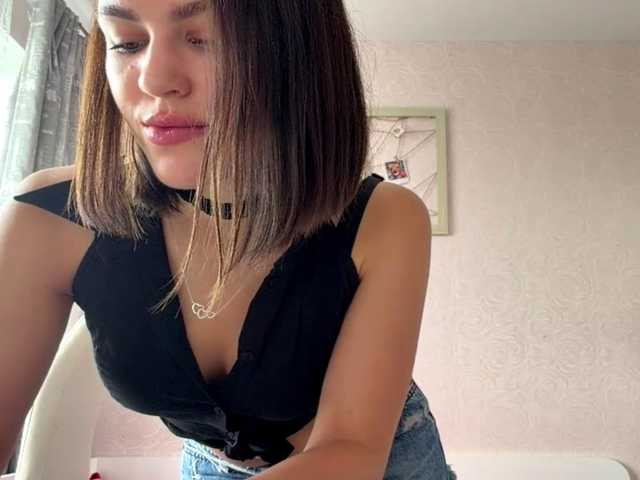 IsisYarrell live cam on BongaCams
